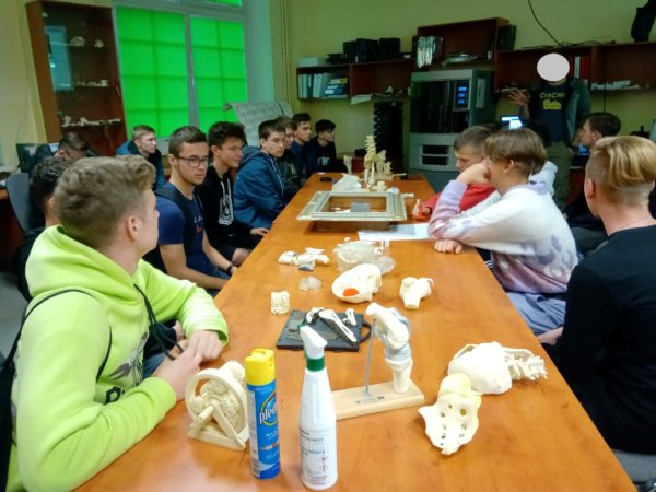 wycieczka klasowa na Politechnikę Warszawską (12)